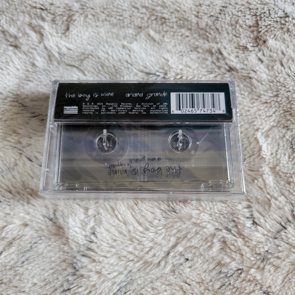 the boy is mine - Single Cassette - Ariana Grande - Picture 7 of 9